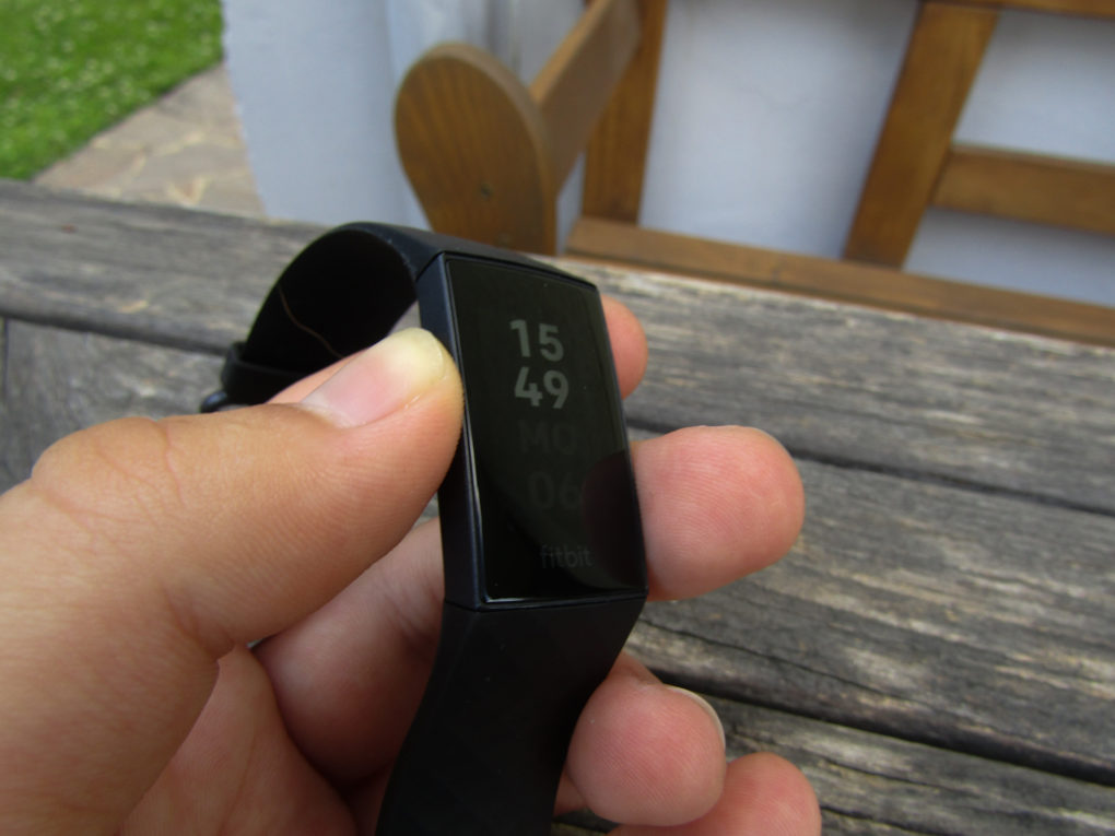 Fitbit Charge 4 Design 3