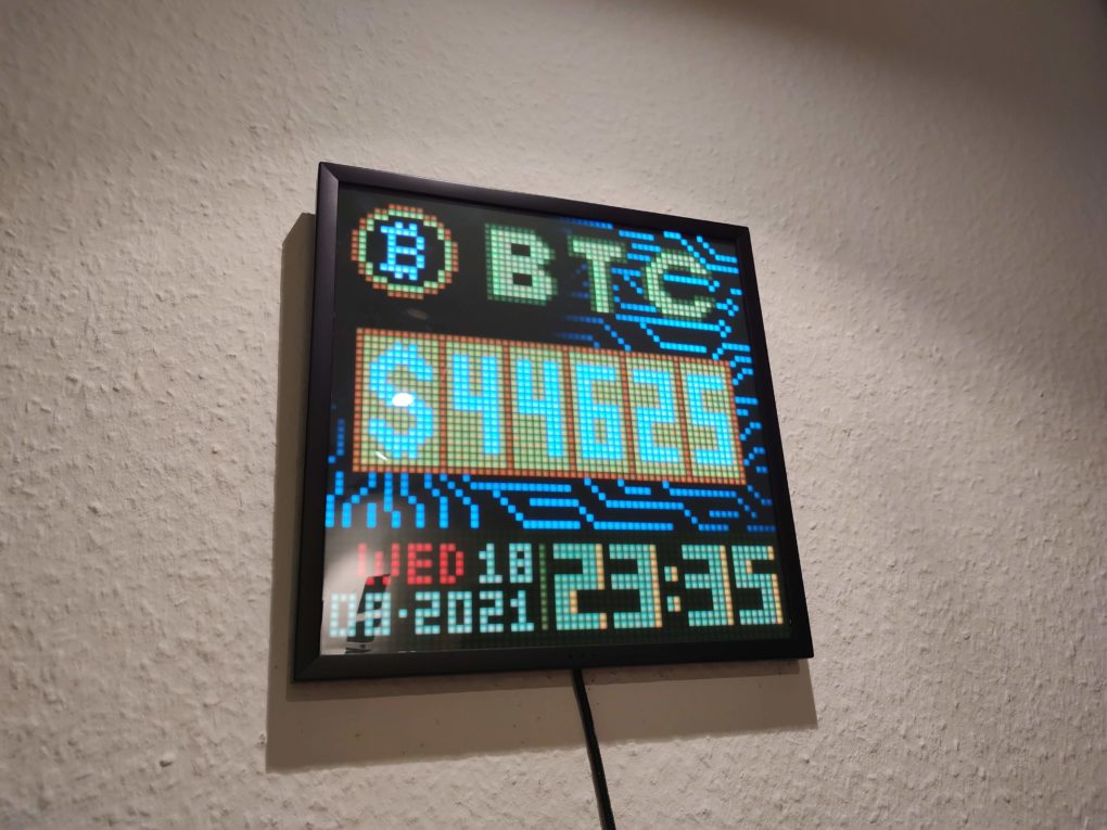 Divoom Pixoo 64 Bitcoin