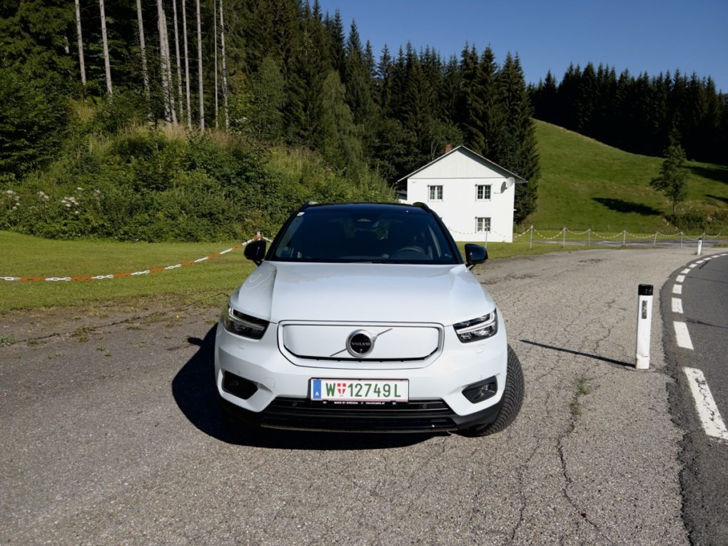 Volvo XC40 Recharge Front