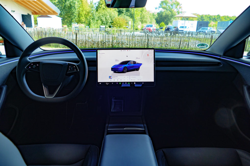 Tesla Model 3 Facelift Cockpit