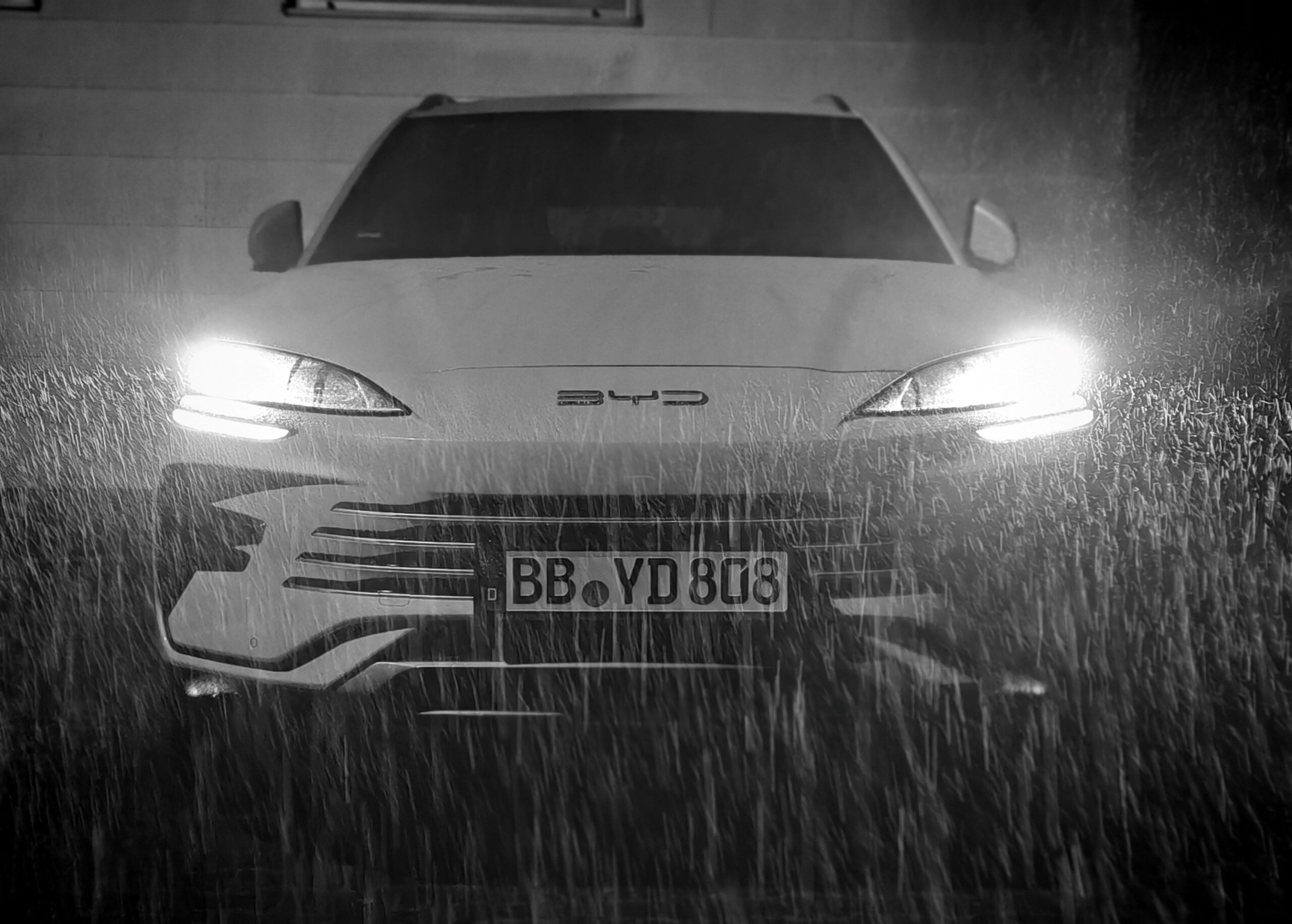 BYD Seal UMD I Boost: BYD Bild im HONOR 200 Pro Portrait Harcourt Modus erstellt