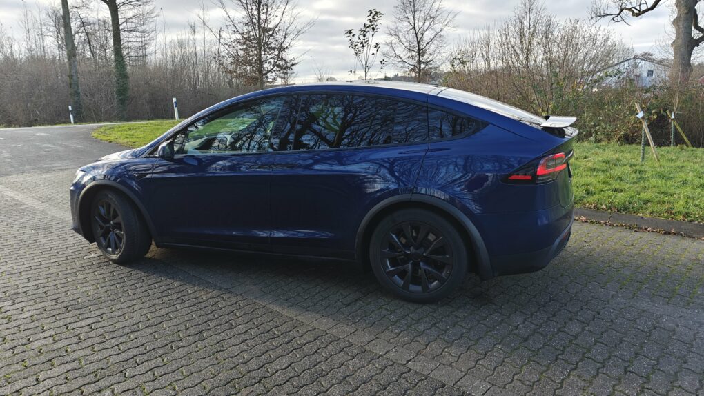 Tesla Model X Seite hinten links