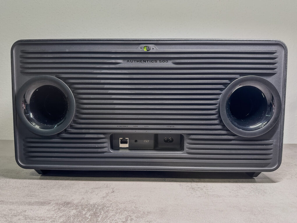 JBL Authentics 500 Rückseite