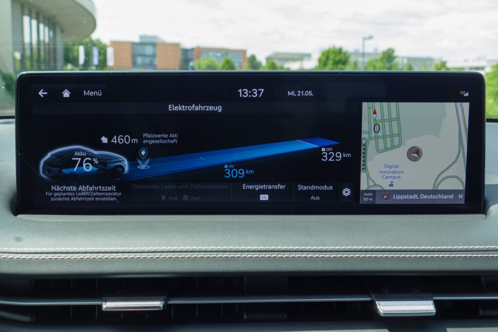 Genesis GV70 Display 3