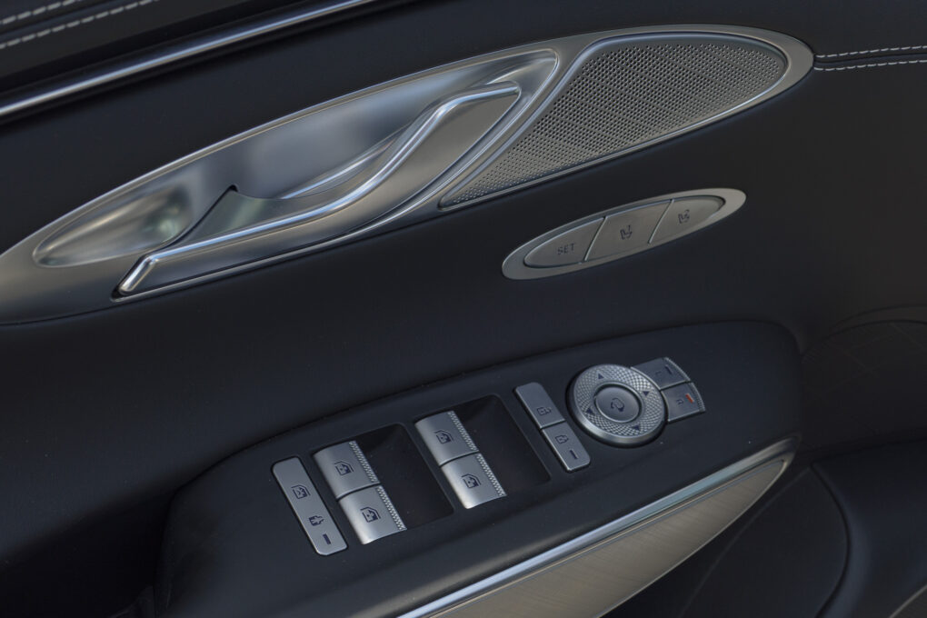 Genesis GV70 Türtafel