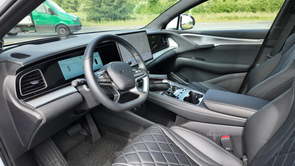 BYD Sealion 7 Cockpit schräg