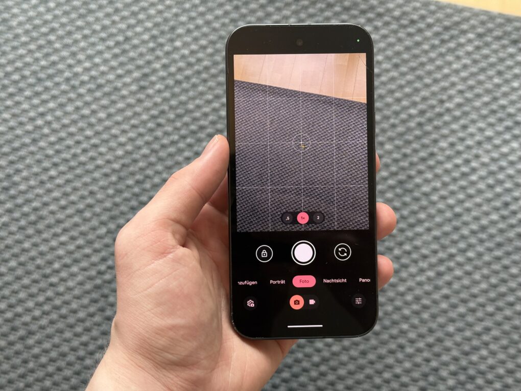 Das Google Pixel 9a hat zwei Kameras, die sehr gute Fotos machen