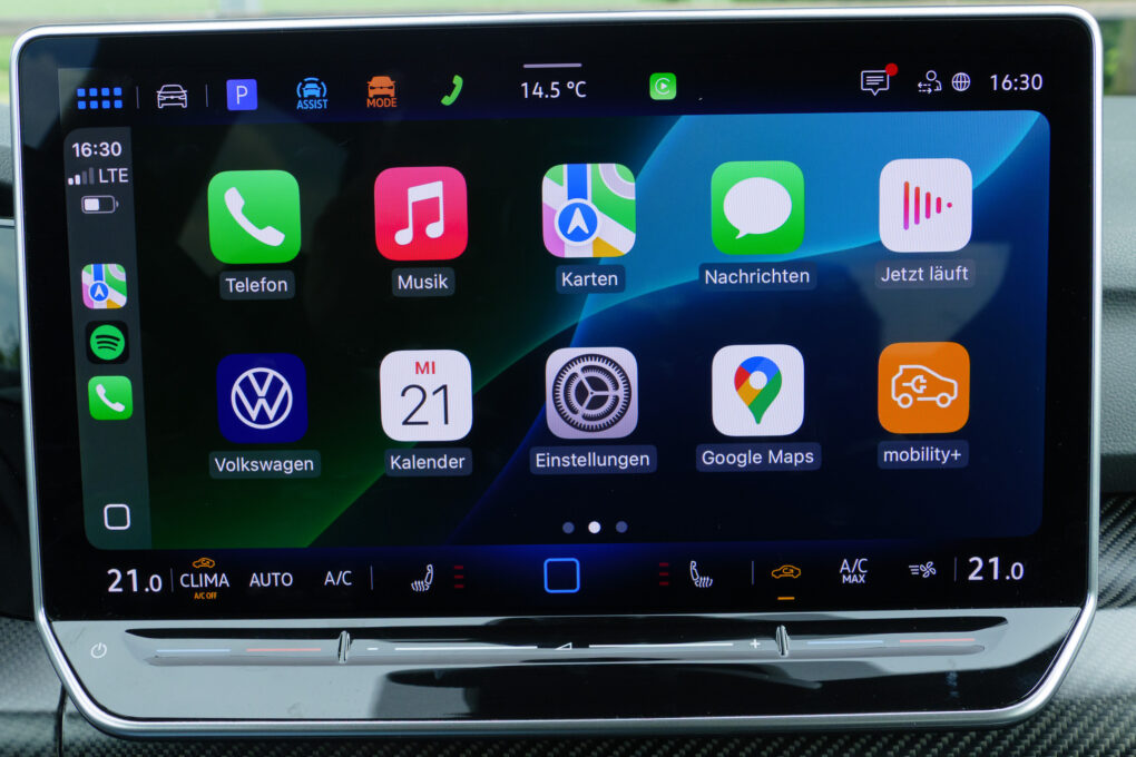 VW Golf 8 R Apple CarPlay 2
