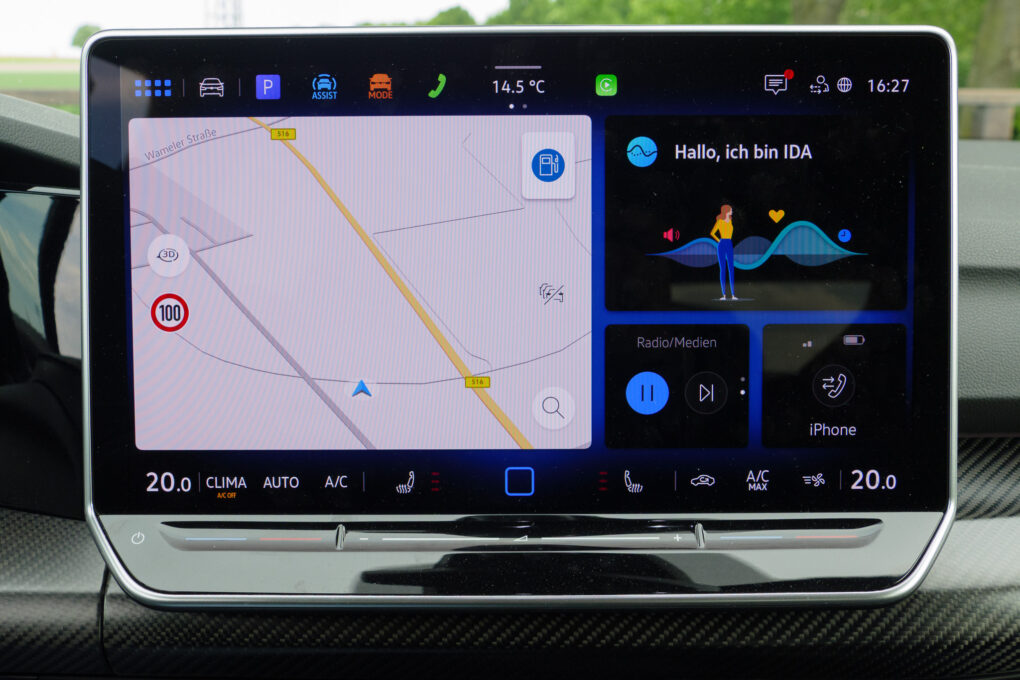 VW Golf 8 R Display 1