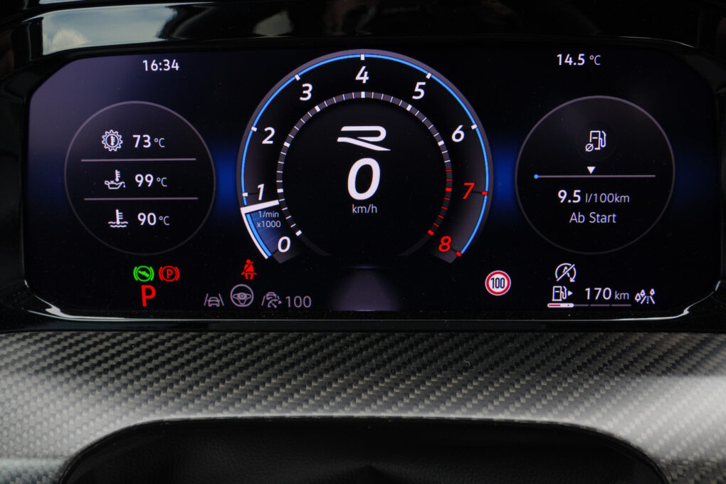 VW Golf 8 R Tacho 4