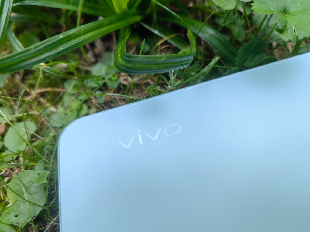 Vivo X200 FE Design 3